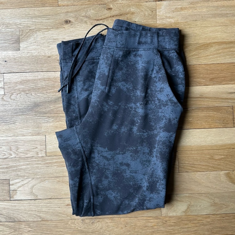 lululemon athletica Black and Gray Sweatpants